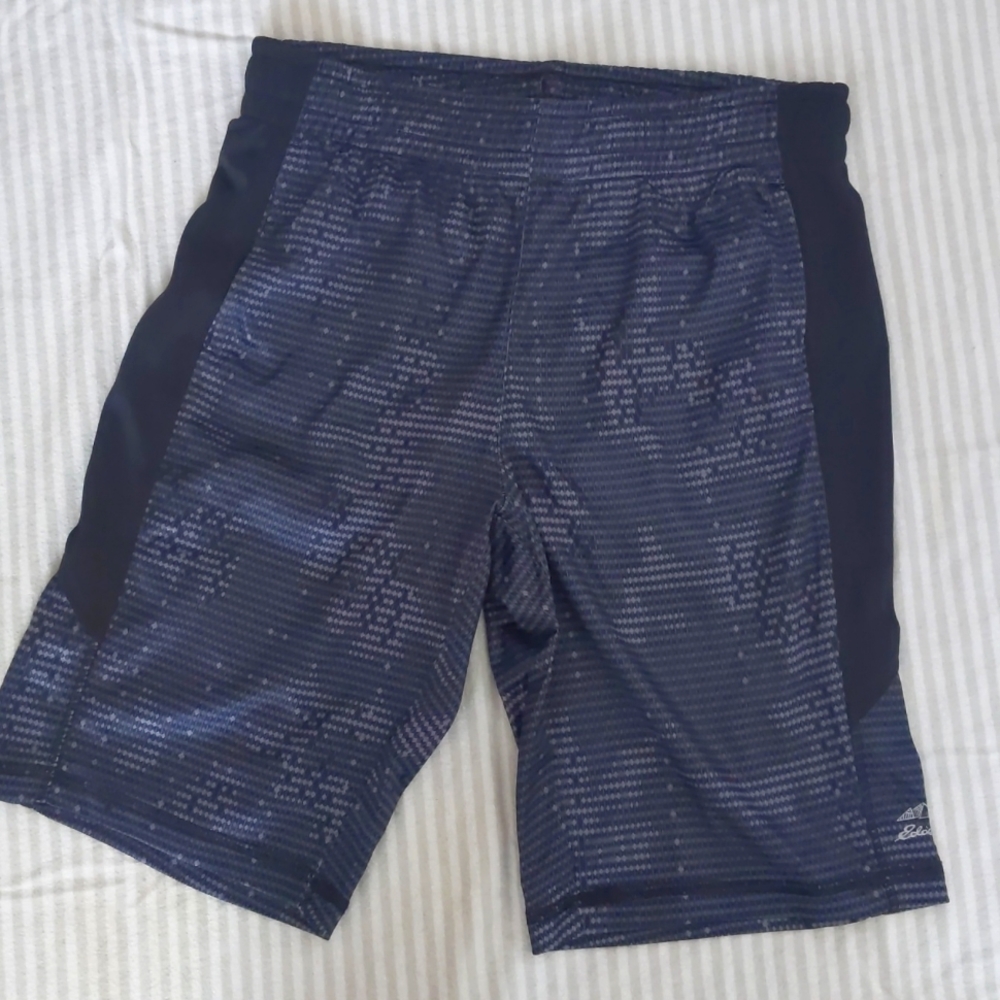 Boys Eddie Bauer sports shorts size M (10/12)